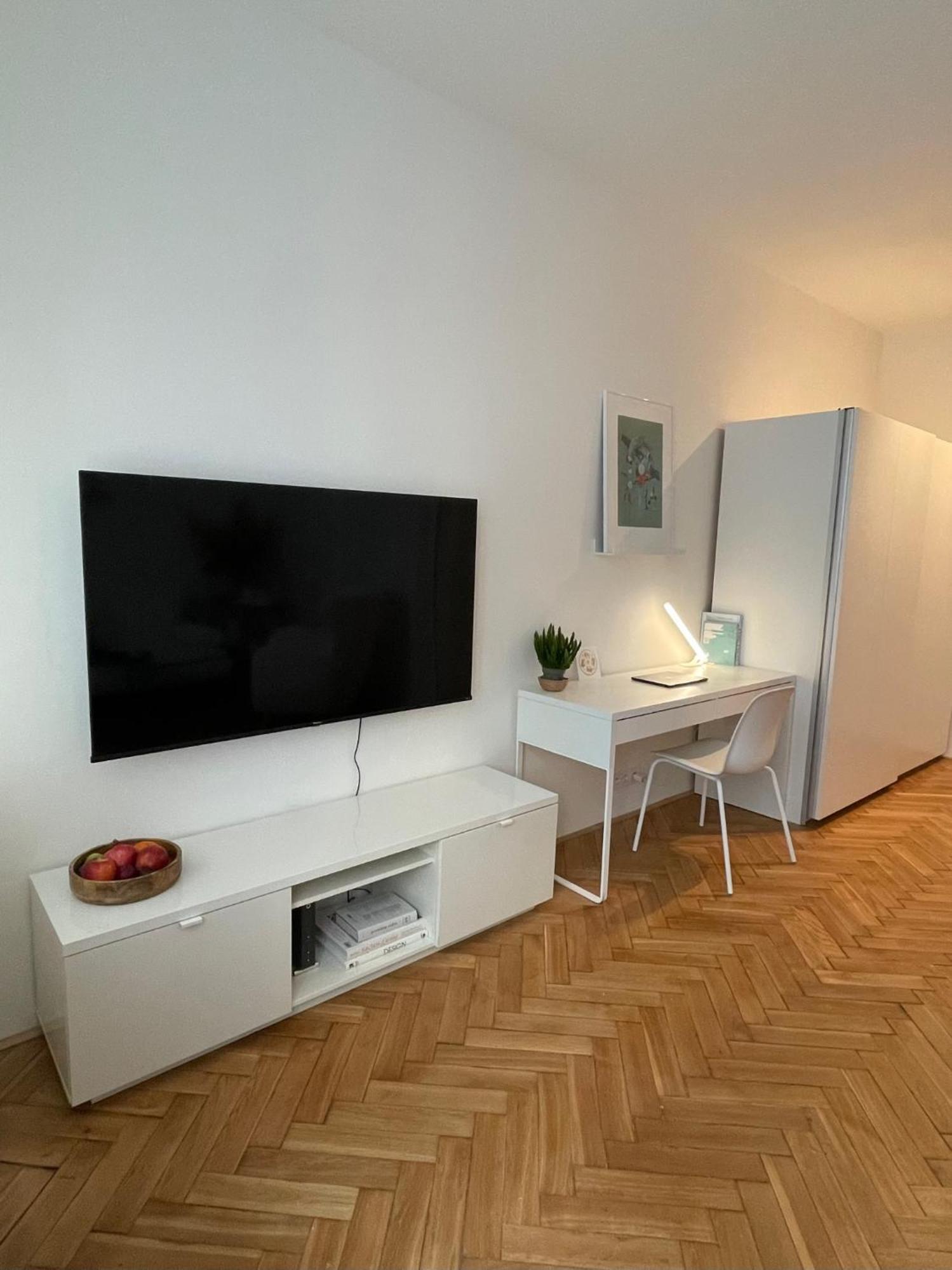 פראג Urban Retreat I Modern Boho Apartments In Lovely Letna District - 10 Minutes From Old Town מראה חיצוני תמונה