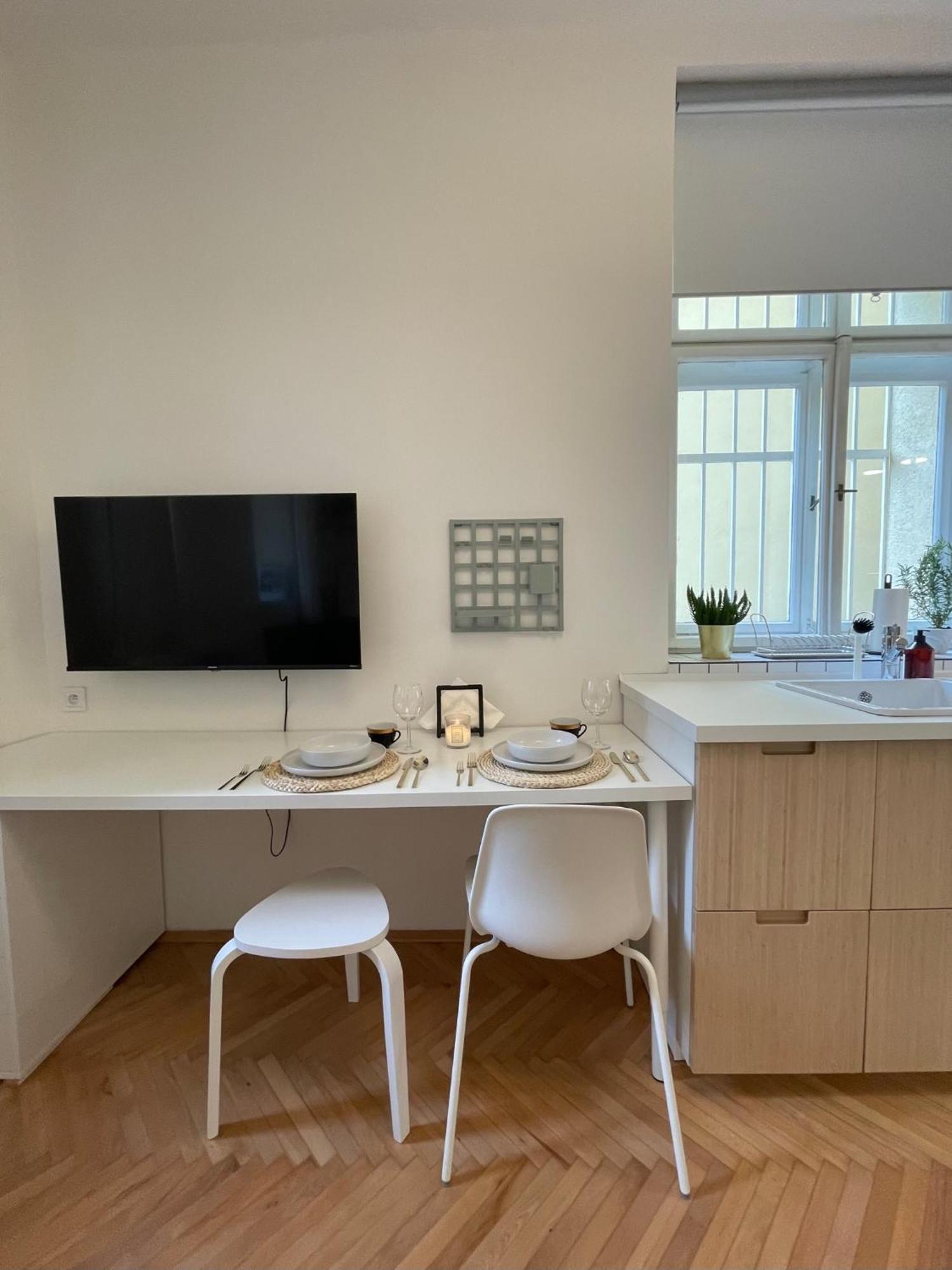פראג Urban Retreat I Modern Boho Apartments In Lovely Letna District - 10 Minutes From Old Town מראה חיצוני תמונה
